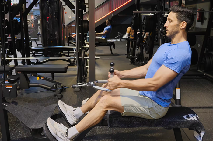 Remo sentado con polea